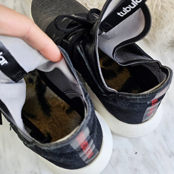 Adidas Women's Tubular Defiant Banned From Normal Star Sneakers Size 7.5 - Picture 7 of 8